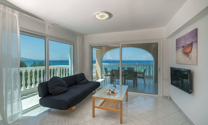 Psarou Apartment | Playa Del Zante - 2 Bedroom Sea View Apartment, Playa del Zante