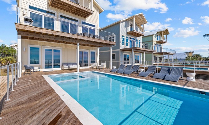 Indian Pass House | Playa Plata: Amazing 7BR Beachfront- Pet Friendly, Sleeps 23, Private Pool!