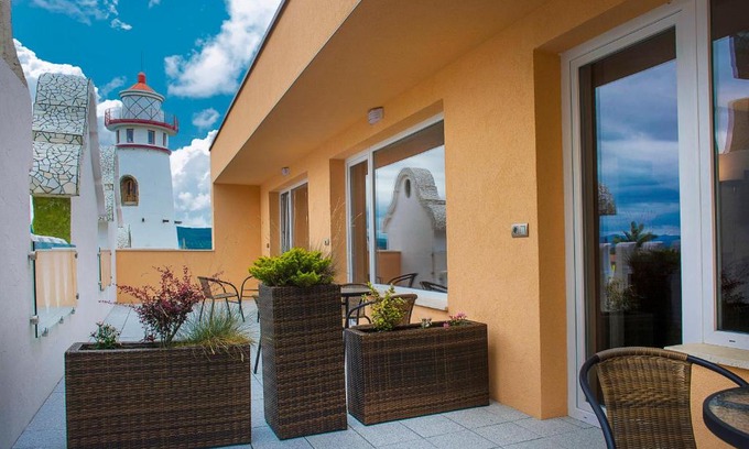 Presov House | Plaza Beach Holiday House