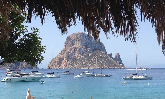 Cala Vadella Apartment | Pleasant 2-bedroom apartment, large terrace, walking distance to the beach, shared swimming pool.