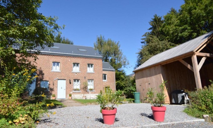 Ciney House | Pleasant holiday home with garden in Ciney
