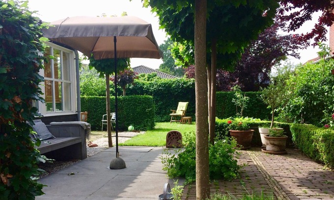 Grootschermer House | Pleasant Holiday Home in Grootschermer with Garden