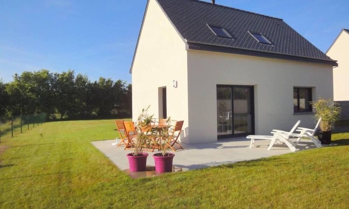 Lanmodez House | Pleasant new bright house, enclosed garden, close to the sea, trails, wifi