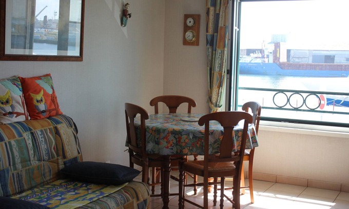 Courtoisville-Sillon-Moka Apartment | Pleasant T2 located 300m from Intra-Muros of Saint-Malo and 100m from the beaches.