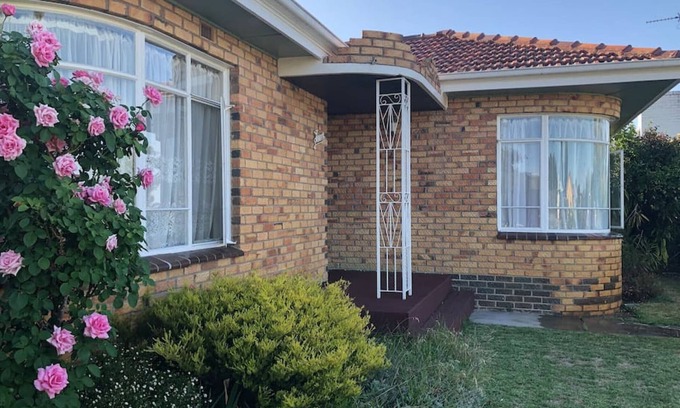 Horsham House | Pleasant View located in Horsham