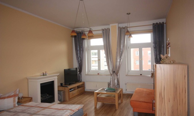 Neuschonefeld Apartment | Pleisse - Romantic Apartments in Leipzig, *2km to the city center*