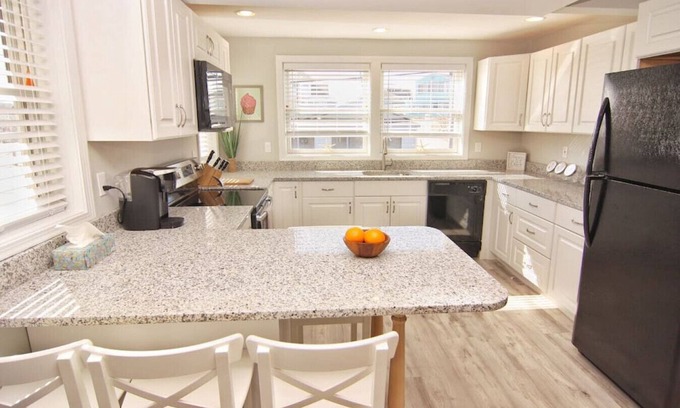 Newbury Condo | Plum Royale Jr: Cozy Plum Is. home w/beach access
