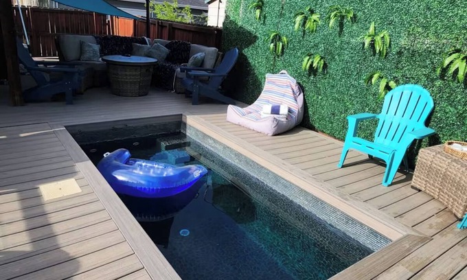Loveland House | Plunge Pool Paradise ~ Dog Friendly