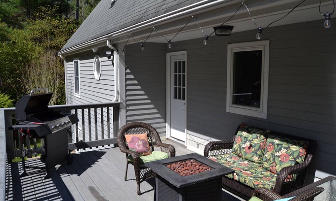 Cedar Bushes House | Plymouth Home, Pond and Private Beach Access