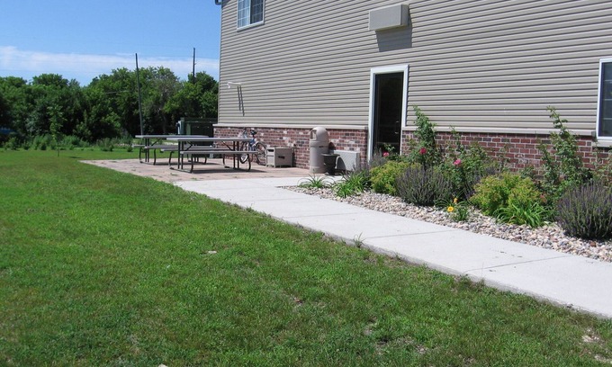 Pocahontas Hotel | Pocahontas Inn & Suites