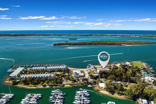 Runaway Bay Apartment | Poinsettia Beach Broadwater Retreat