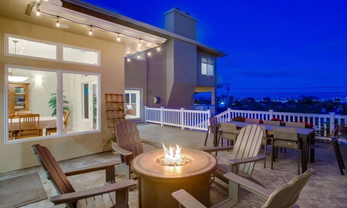 Sunset Cliffs House | Point Loma Serenity -6BR/4BA w/Panoramic Views