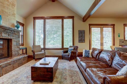 Bend House | Points West