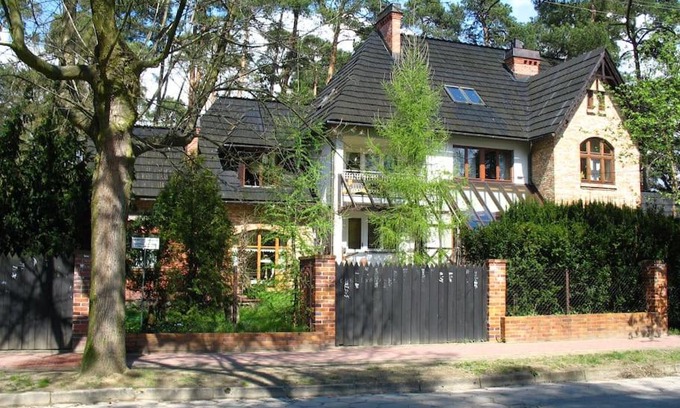 Milanowek Apartment | Pokój w domu z ogrodem w Milanówku