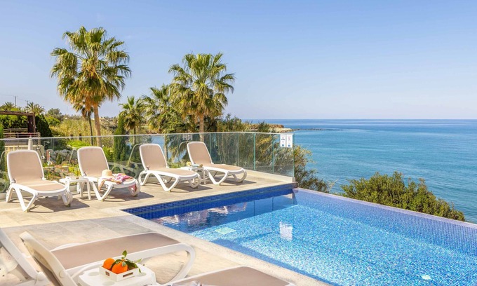 Pachyammos Villa | Pomos Seashore villa