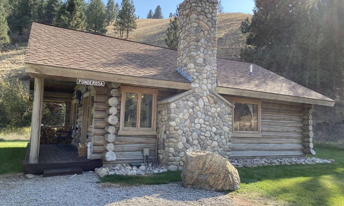 Darby Cabin | Ponderosa Cabin at Rye Creek Lodge