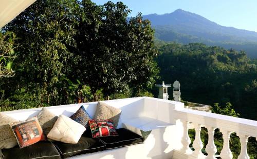 Batunya House | Pondok Plantation Luxury Mountain Escape Bedugul