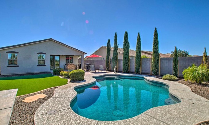 San Tan Valley House | Pool and Covered Patio San Tan Valley Home