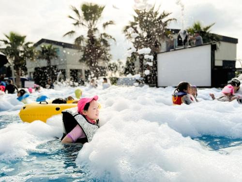 Jocheon Resort | Pool and Villa Sorang