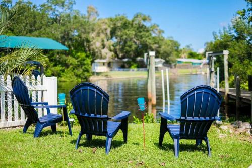 Bradenton House | Pool - Beach Supplies - Outdoor Shower - PingPong Table