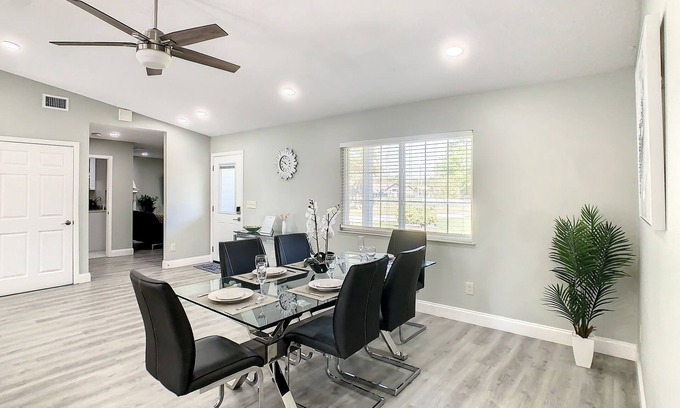 St. Cloud House | Pool House in Quiet Area, close to Disney and Universal