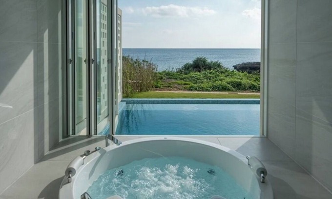 Miyakojima Hotel | Pool Jacuzzi Ocean view Escape the hustle and b - Villa A/Miyakojima Okinawa