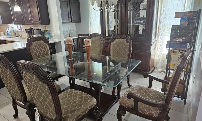 Fredericksburg House | Pool Table Wifi Fireplace Mins to Hospitals