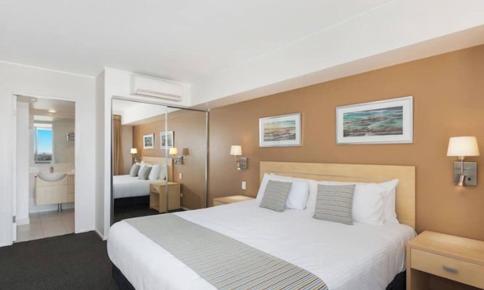 Ballina Apartment | Pool View Retreat - Free WIFI