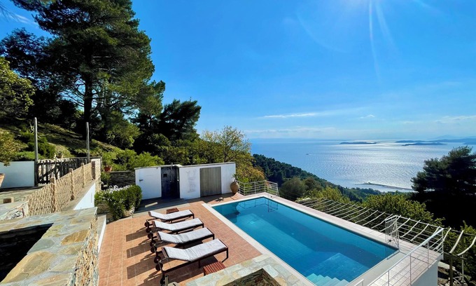 Glossa Villa | Pool villa close to Glossa village, tavernas and beaches.