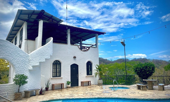 San Juan del Sur Cabin | Poolside Cabana by the Beach at Villa ViYarte