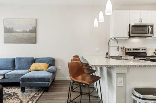 Windsor Park Apartment | Poolside Luxury 1BR w Private Patio