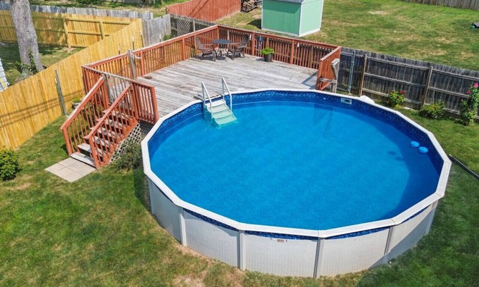 Marquette Heights House | Poolside Palisade - A Fun Family Retreat for 6