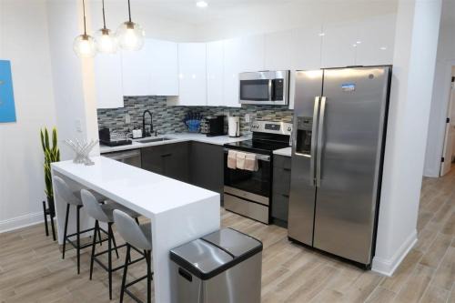 Cardozo Apartment | Pop Art Chic Stunning Shaw - U Street Apartment