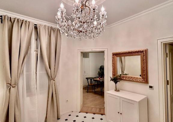 Vukov Spomenik Apartment | Pop luxury apartments