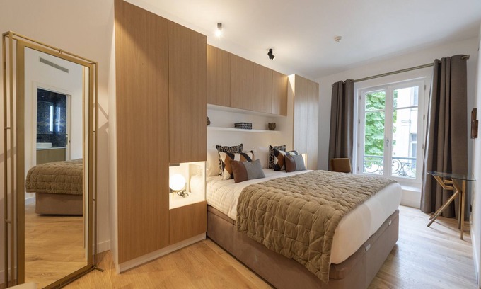 Faubourg-du-Roule Apartment | Pope, 4 stars, Luxury at 1 minute walk from the Champs-Elysées