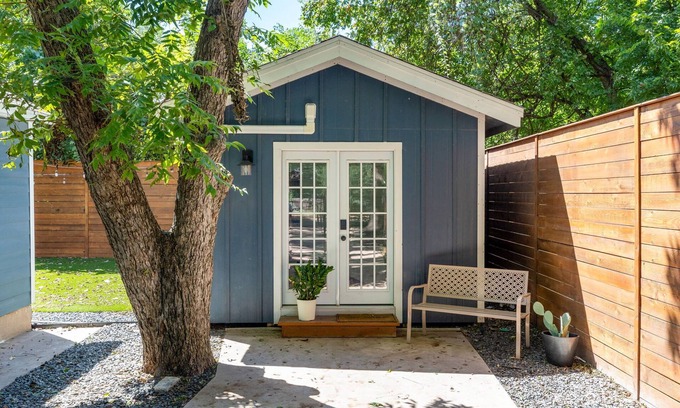 Govalle House | Popular East Side Charmer | Casita Cherico