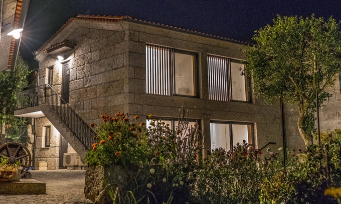 Fafe Cottage | Porch House