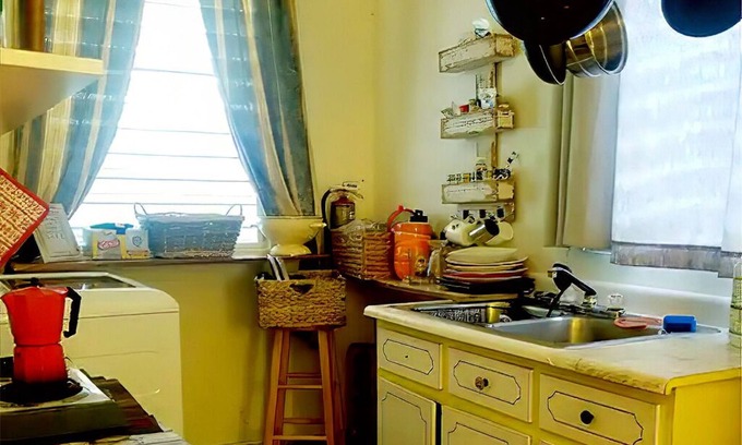 Cain Bajo Apartment | Porta del Sol ~Less than 1 m to center of town!