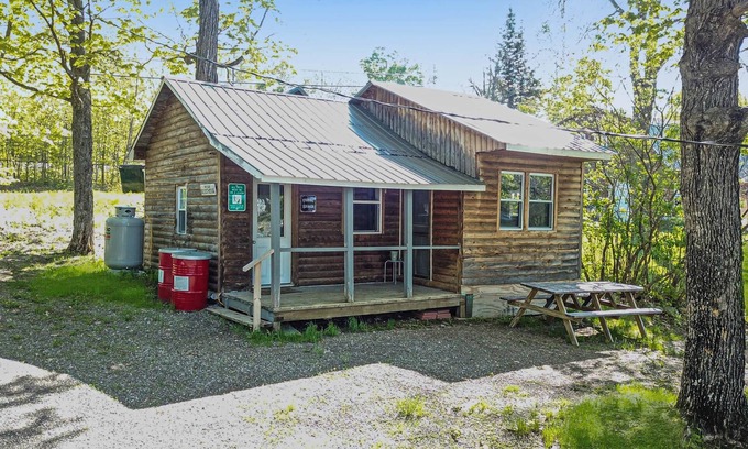 Portage Lake Cabin | Portage Lakeside Cabins, The Fishing Shack