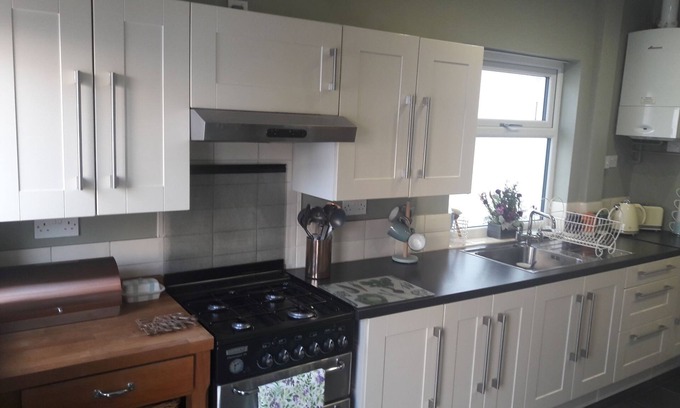 Newton House | PORTH COTTAGE * NEW , PORTHCAWL