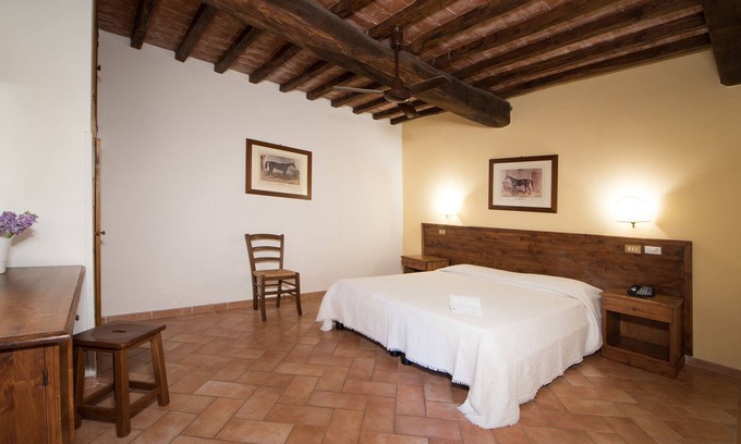 Castel San Gimignano Apartment | Portion medieval village (211), ground floor apartment 2 bedrooms 1 bathroom