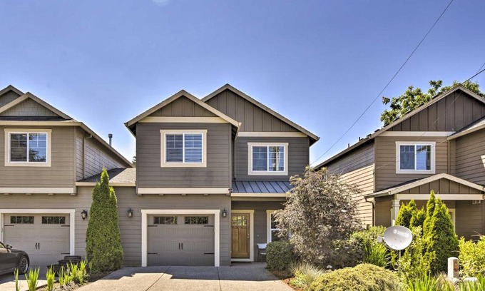 Oak Grove House | Portland Home with Private Hot Tub 9 Mi to Downtown