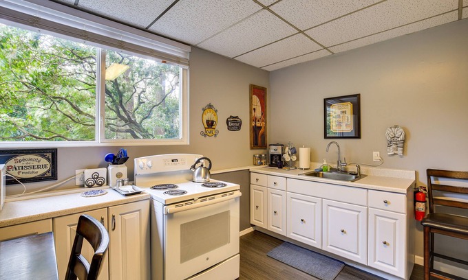 Wilkes East Apartment | Portland Vacation Rental ~ 11 Miles to Downtown