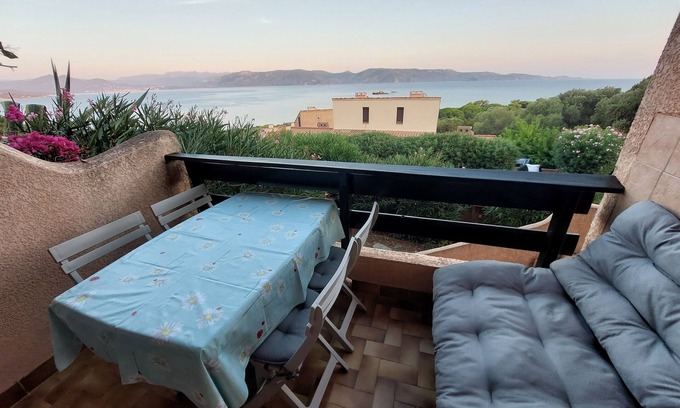 Porto Pollo Apartment | Porto Pollo, 30m2 fully-equipped apartment, air-conditioning, magnificent sea view over Golfe du Valinco