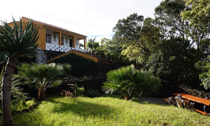 Praia do Norte House | Portugal House in Fajã, Faial Azores
