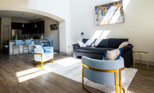 Barker Apartment | Posh and Very Spacious Town House