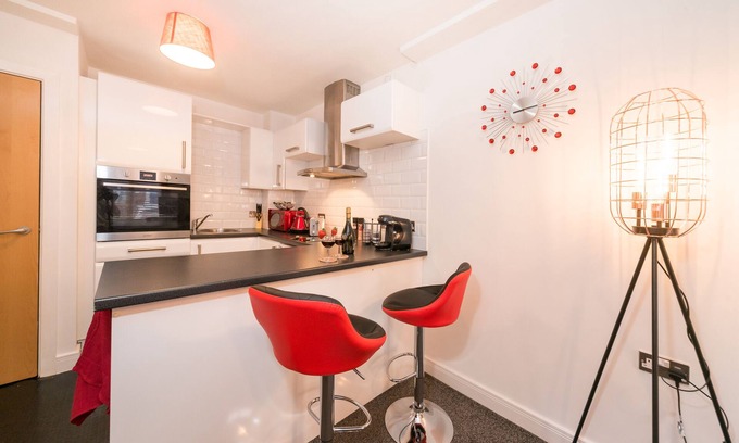 Hull Apartment | Posh Parlour By Jesouth