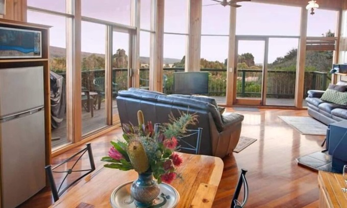 Johanna Cottage | Possum Cottage on the Great Ocean Road.