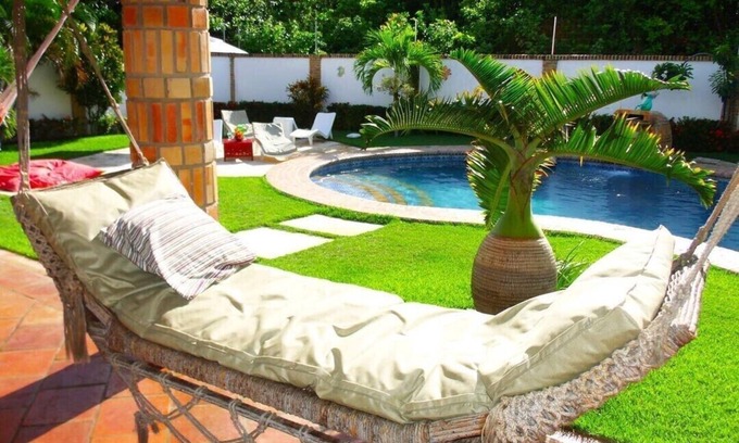 Beberibe House | Pousada with 06 air-conditioned suites on Praia das Fontes beach!