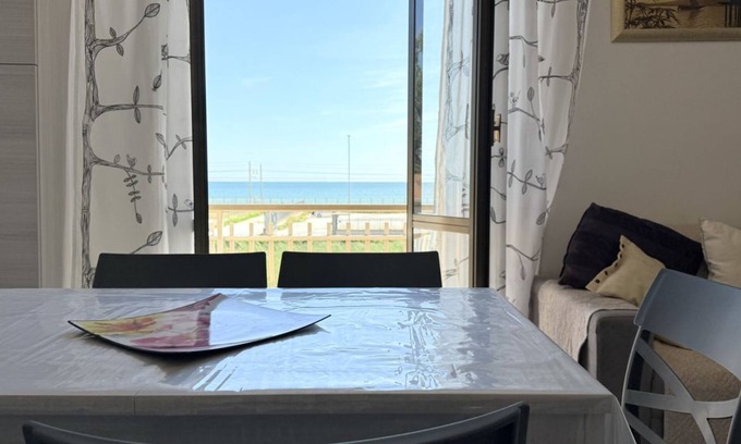 Porto Potenza Picena Apartment | PP07 – Porto Potenza, Three-Room Apartment with Sea View and Air Conditioning